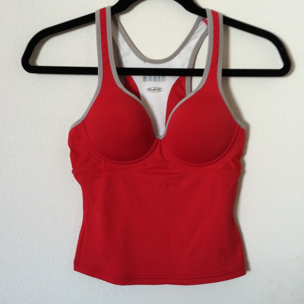 Hold Nwot Reebok Padded Sports Top